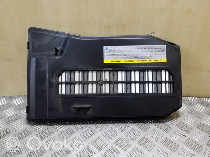 Volkswagen Touareg II Battery box tray cover/lid 7L0864643B