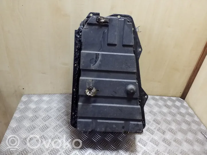 Volkswagen Touareg II Battery box tray 7P0801283