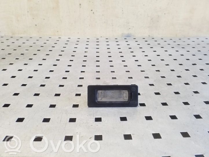 8T0943021 Audi TT TTS Mk2 Number plate light, 10.00 € RRR