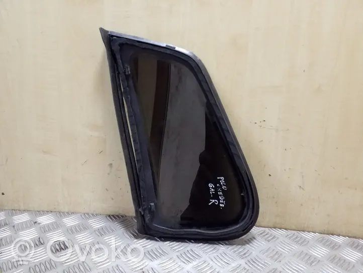 Volkswagen Polo IV 9N3 Rear vent window glass 