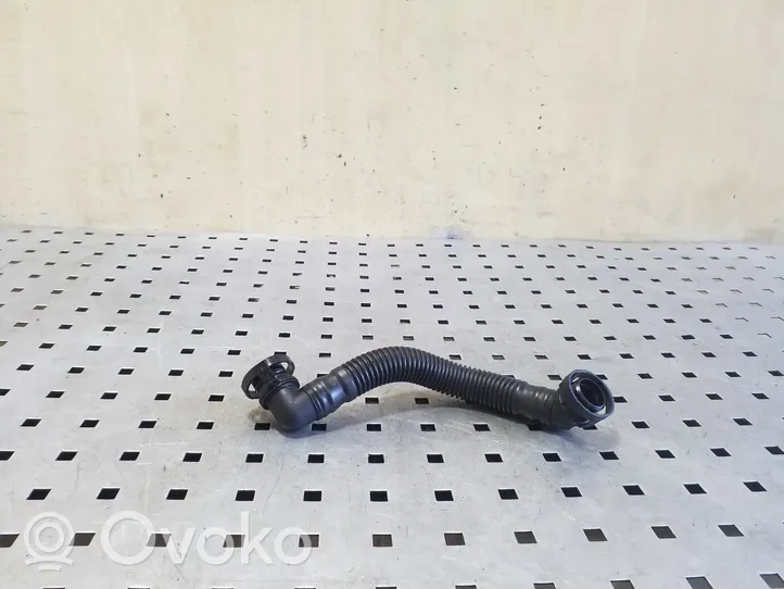 Audi A3 S3 8P Sfiato/tubo di sfiato/tubo flessibile 03L103493G