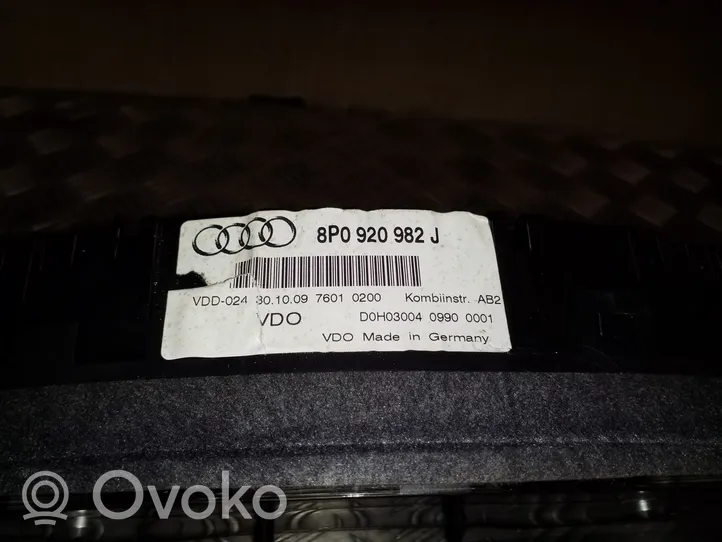 Audi A3 S3 8P Spidometras (prietaisų skydelis) 8P0920982J