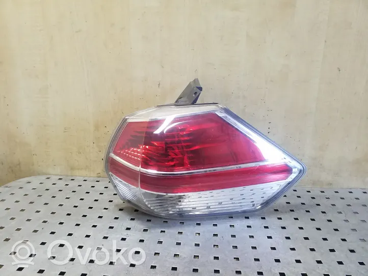 Nissan X-Trail T32 Rear/tail lights 22017939