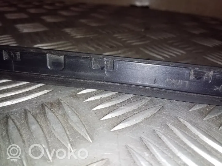 Porsche Cayenne (92A) Rivestimento parabrezza 7P5854327A