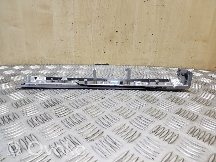 Porsche Cayenne (92A) Barra di rivestimento della portiera anteriore 7P5867410F