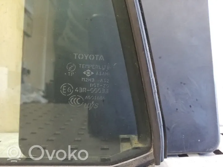 Toyota RAV 4 (XA20) Takakulmaikkunan ikkunalasi 