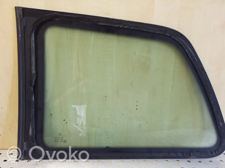 Peugeot 307 Rear side window/glass 