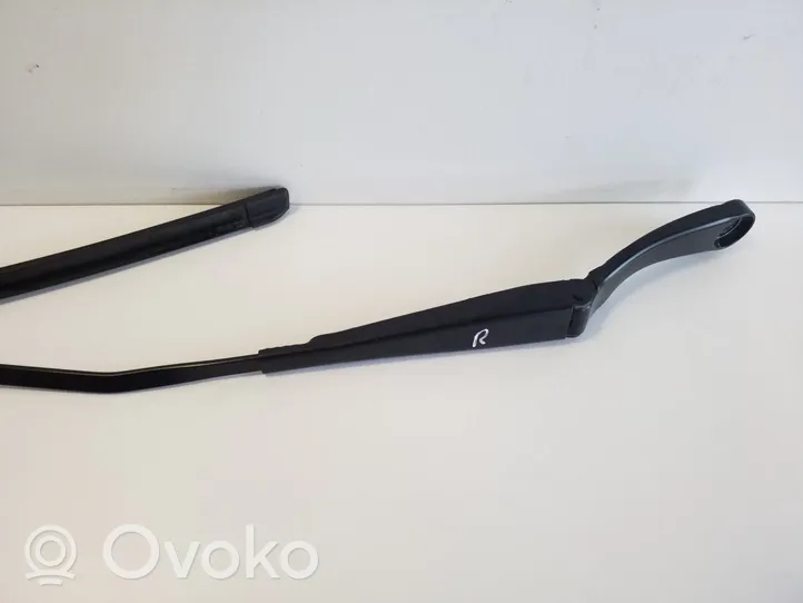 Land Rover Evoque II Braccio della spazzola tergicristallo anteriore M8D217526AA