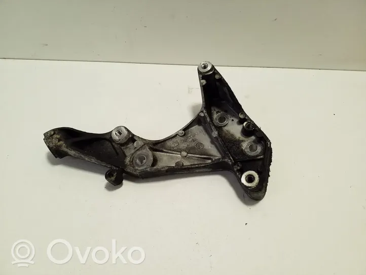 Jeep Cherokee Uchwyt / Mocowanie sprężarki klimatyzacji 04627674AC