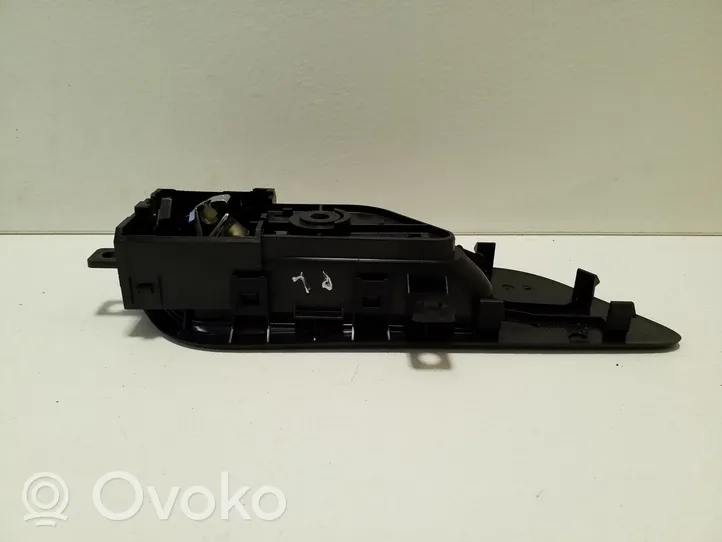 Nissan Qashqai J12 Klamka wewnętrzna drzwi tylnych 806836UA0D