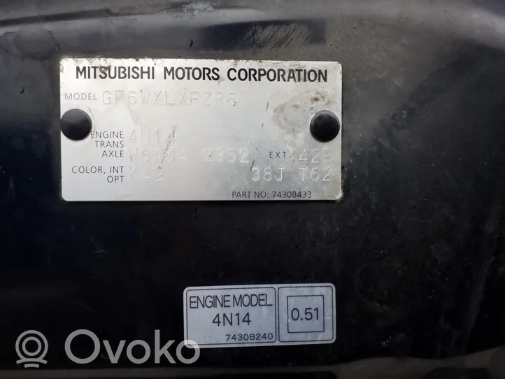 Mitsubishi Outlander Capó/tapa del motor 7430B433