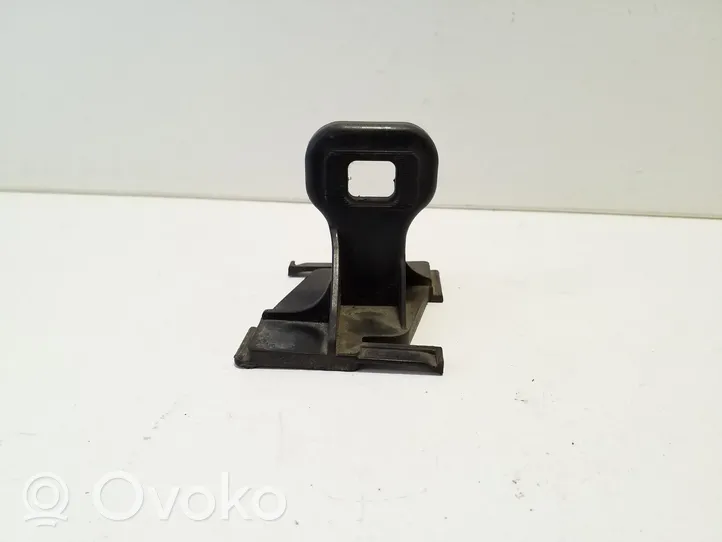 Audi Q3 8U Support phare frontale 8U0805334