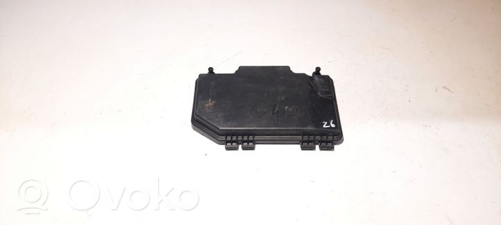 Mercedes-Benz S W222 Tapa de caja de fusibles A2225400182