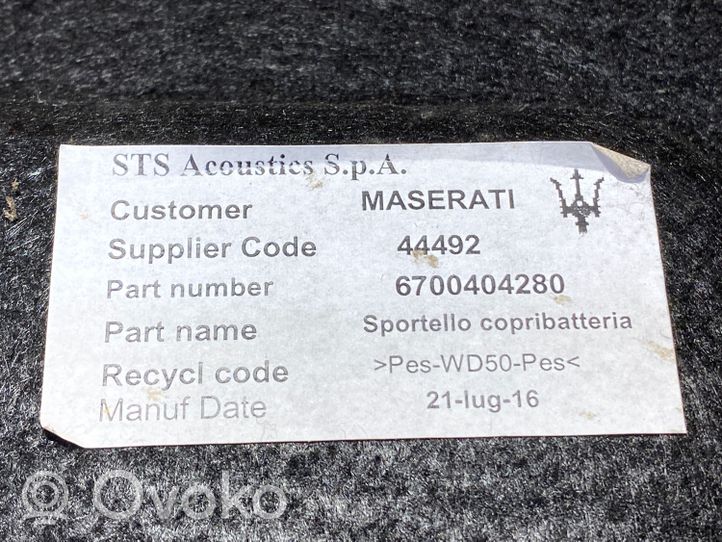 Maserati Ghibli Tavaratilan sivuverhoilu 6700404280