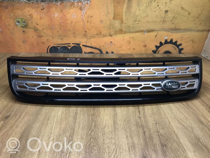 Land Rover Discovery 5 Grille calandre supérieure de pare-chocs avant LR083006