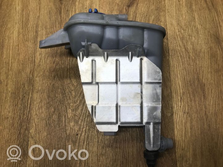 Porsche Macan Coolant expansion tank/reservoir 8K0121405P