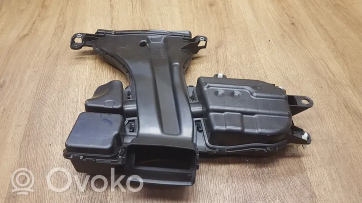 Lexus RX 450H Oro paėmimo kanalo detalė (-ės) 1775031050