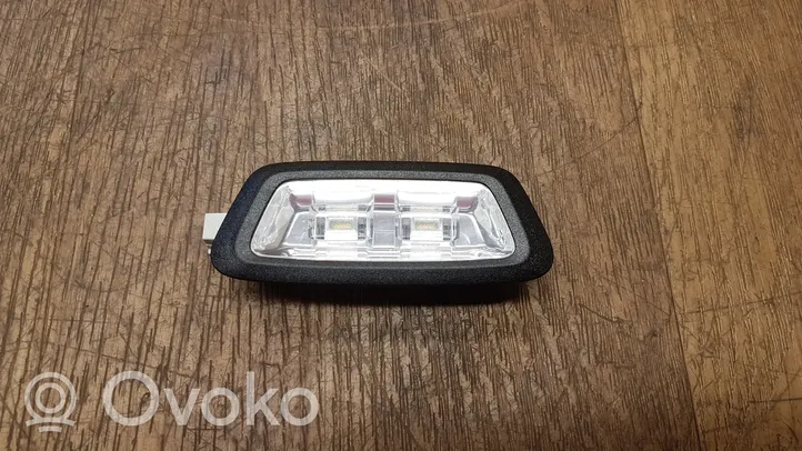 Mercedes-Benz C W205 Lampka podsufitki tylna A0009064401