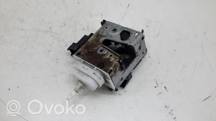 Audi A4 S4 B5 8D Etuoven lukko 8D1837016E