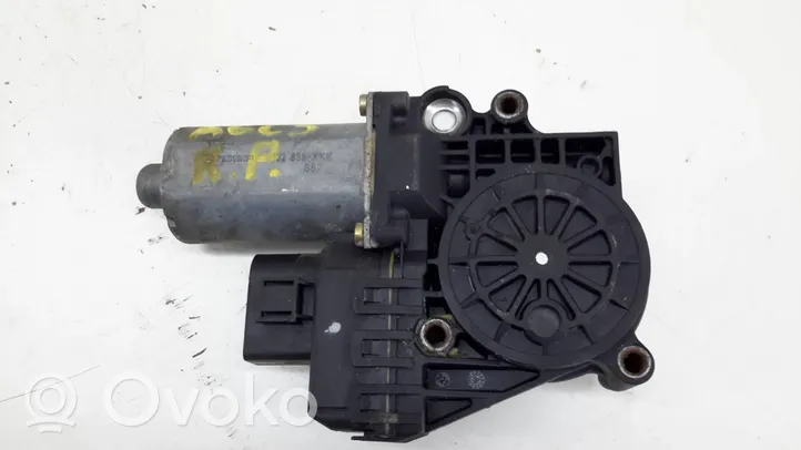 Audi A6 S6 C5 4B Etuoven ikkunan nostomoottori 0130821775