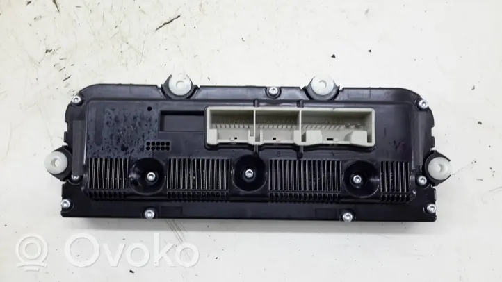 Volkswagen Golf V Panel klimatyzacji 74641421