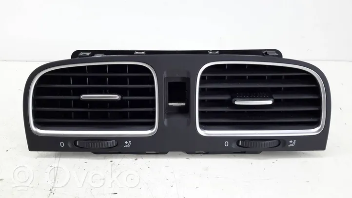 Volkswagen Golf VI Centrālais gaisa ventilācijas režģis 5K0819728