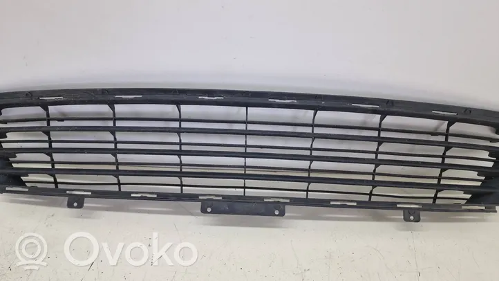 Peugeot 406 Grille inférieure de pare-chocs avant 