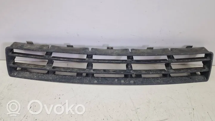 Volkswagen Golf IV Grille inférieure de pare-chocs avant 1J0853677