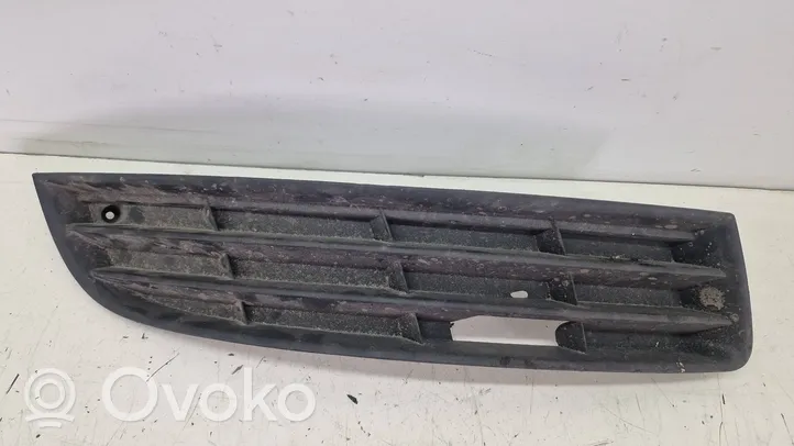 Volkswagen PASSAT B6 Front bumper lower grill 3C0853666