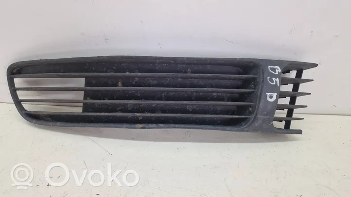 Volkswagen PASSAT B5 Front bumper lower grill VW99017GR