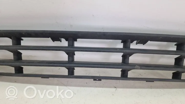 Volkswagen Golf IV Front bumper lower grill 1J0853677D