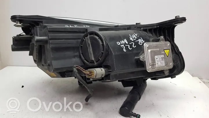 Mercedes-Benz SLK R172 Lampa przednia A1728203161