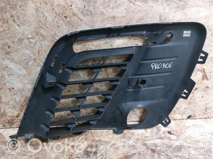 Toyota Proace Grille inférieure de pare-chocs avant 9811713877