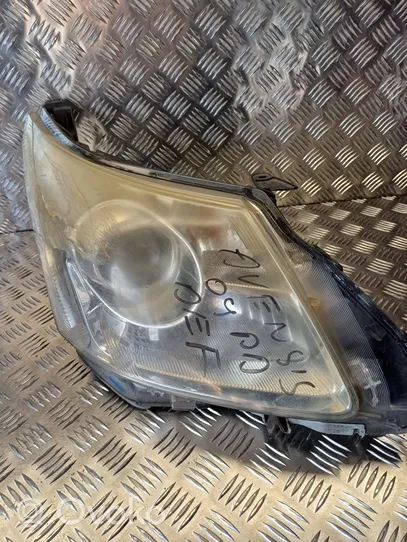 Toyota Avensis T270 Lampa przednia 8112605310