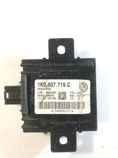 Audi A3 S3 8P Alarm control unit/module 1K0907719C