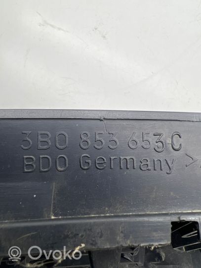 Volkswagen PASSAT B4 Atrapa chłodnicy / Grill 3B0853653C