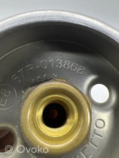 Audi A6 S6 C5 4B Bouchon, volet de trappe de réservoir à carburant 013868