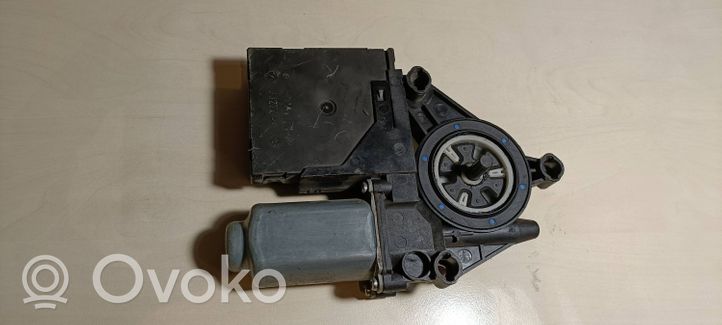 Volkswagen Golf V Alzacristalli della portiera anteriore con motorino 1K0959793J