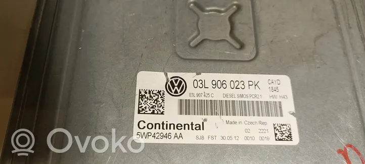Volkswagen Caddy Dzinēja vadības bloks 03L906023PK