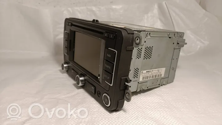 Volkswagen PASSAT B7 Radio/CD/DVD/GPS head unit 3C0035270B