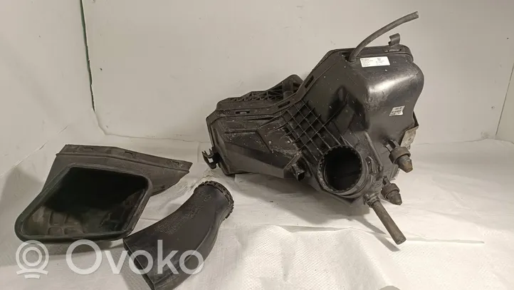 Audi A4 S4 B8 8K Oro filtro dėžė 8K0133843E