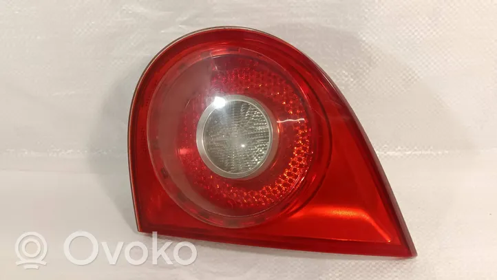 Volkswagen Golf V Lampy tylnej klapy bagażnika 1K6945094G