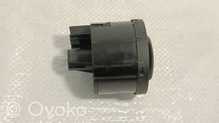 Volkswagen Caddy Interruptor de luz 1K0941431BB