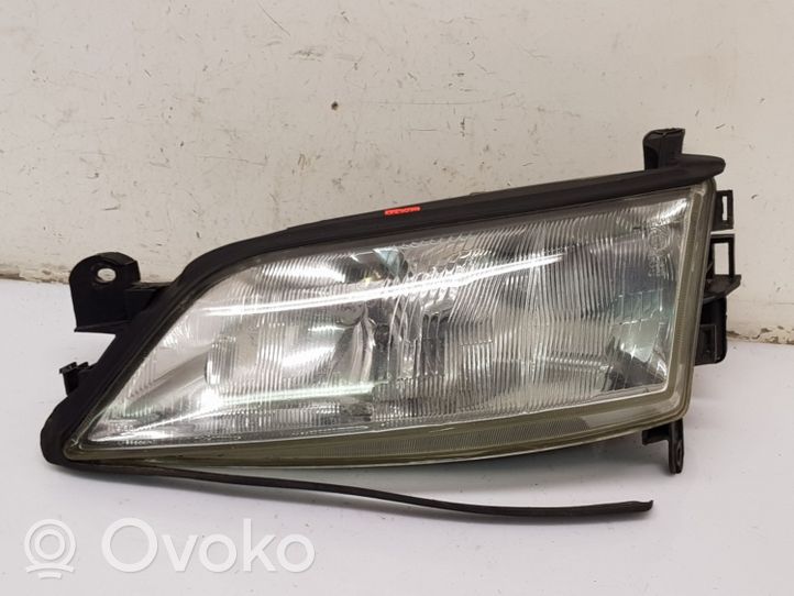 Opel Vectra B Lampa przednia 