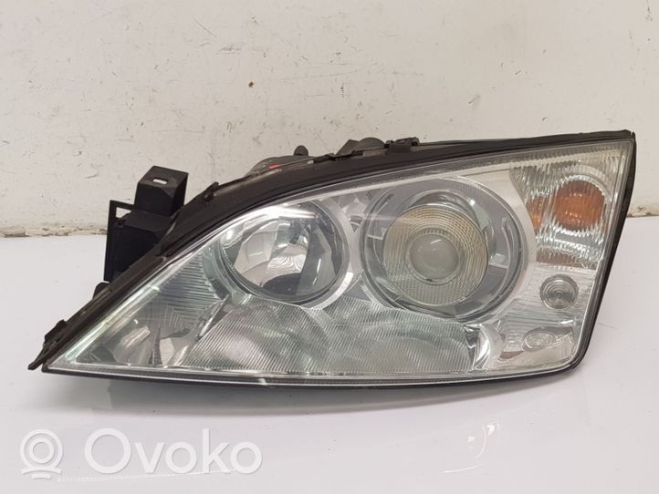 Ford Mondeo Mk III Передняя фара 1S7113006DK