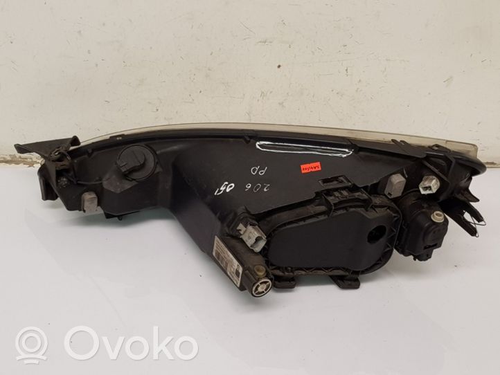 Peugeot 206 Lampa przednia 9630869680