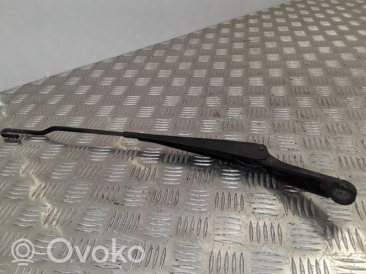 Ford Mondeo Mk III Front wiper blade arm 1S7117526AB