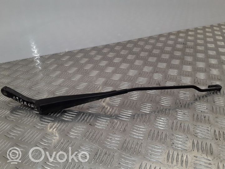 Ford Mondeo Mk III Front wiper blade arm 1S7117526CB