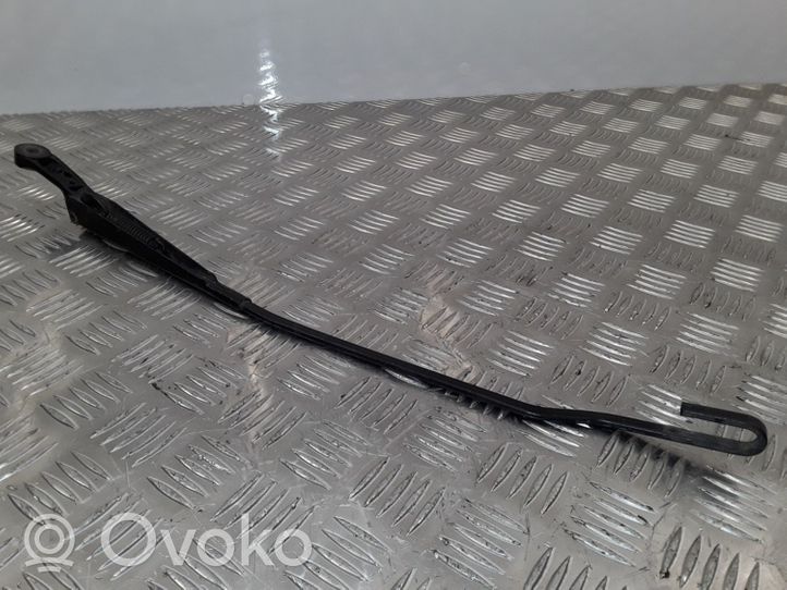 Volkswagen PASSAT B5 Front wiper blade arm 3B1955410