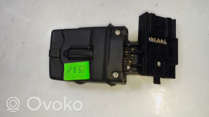 Renault Megane II Sound control switch 8200103769